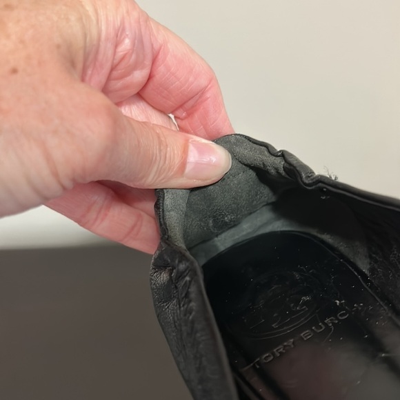 TORY BURCH Black Gold MINNIE TRAVEL BALLET Flat Leather Logo Shoe Sz 6 - Picture 15 of 16